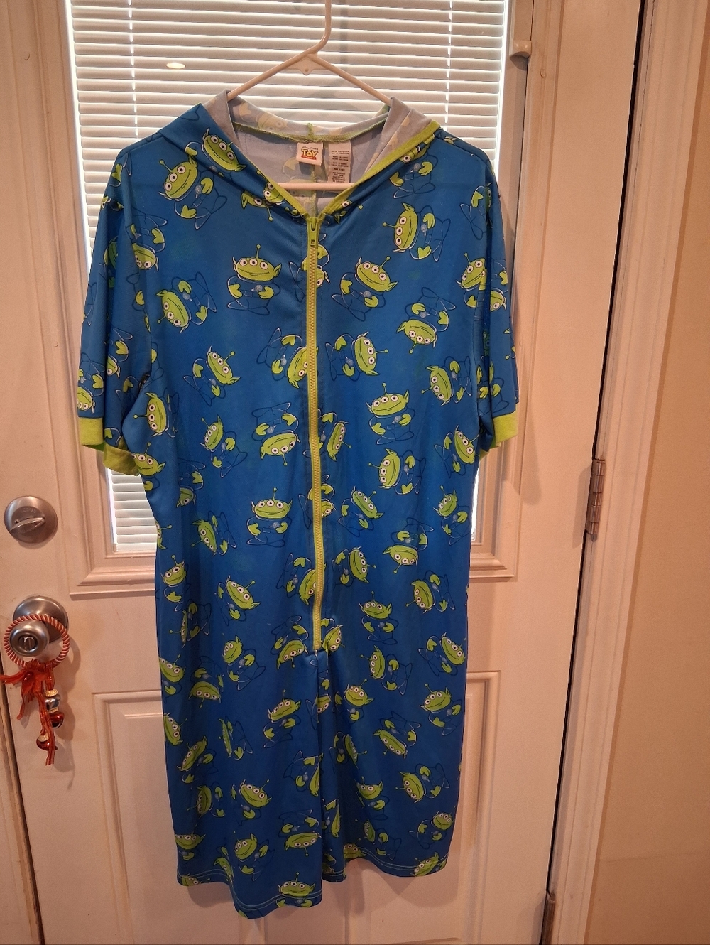 Toy Story Alien Oneies/ Romper Pajama , Hoodie. DISNEY PIXAR Size Adult Xl